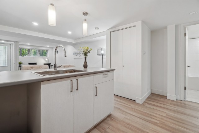 Cote-des-Neiges  1 b. $58/day. Apartment for rent in Cote-des-Neiges
