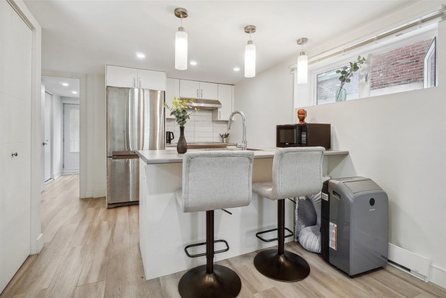 Cote-des-Neiges  1 b. $58/day. Apartment for rent in Cote-des-Neiges
