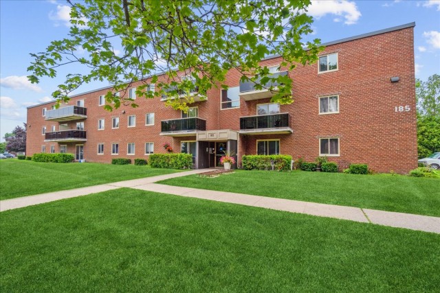 Sarnia Apartment 3 b. $1,700/month. Apartment for rent in Sarnia