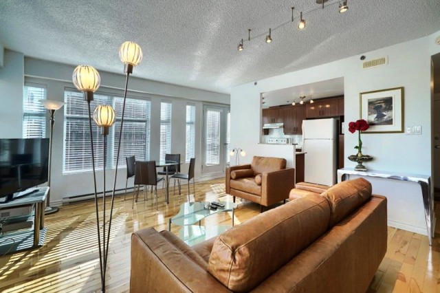 Downtown - Montreal  1 b. $93/day. Apartment for rent in Downtown - Montreal