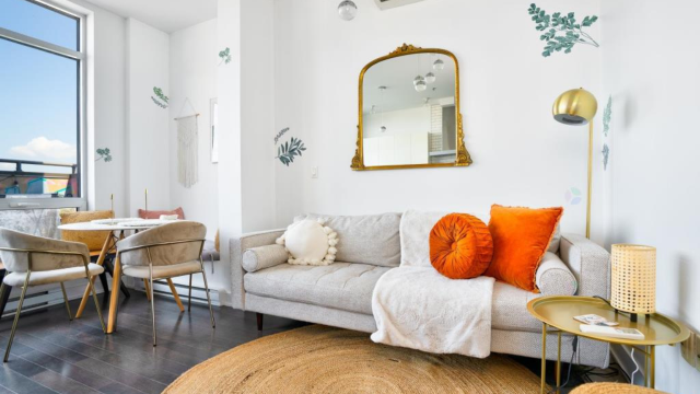 Quartier latin and south-central  1 b. $96/day. Apartment for rent in Quartier latin and south-central
