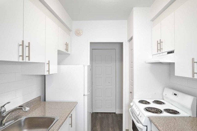 Montreal-West Apartment 1 b. $1,225/month. Apartment for rent in Montreal-West