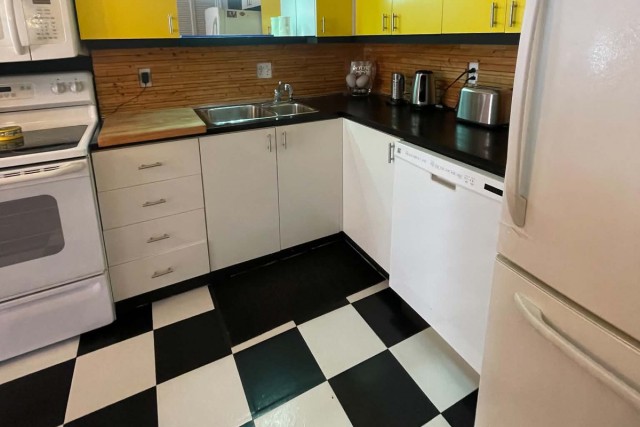 Plateau Mont-Royal  1 b. $55/day. Apartment for rent in Plateau Mont-Royal