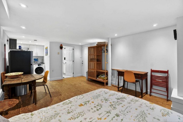 Outremont  1 b. $45/day. Apartment for rent in Outremont