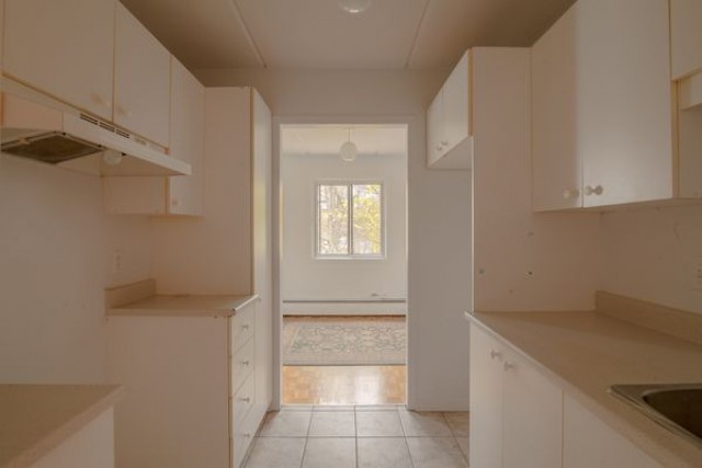 Saint-Lambert Apartment 2 b. $1,395/month. Apartment for rent in Saint-Lambert