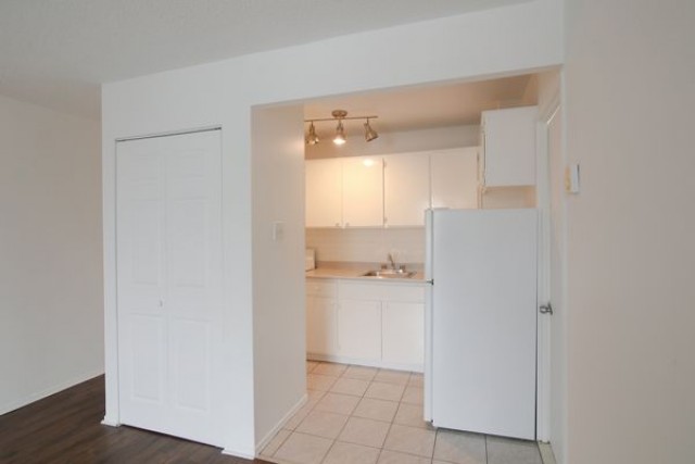 Plateau Mont-Royal Apartment Studio $1,009/month. Apartment for rent in Plateau Mont-Royal
