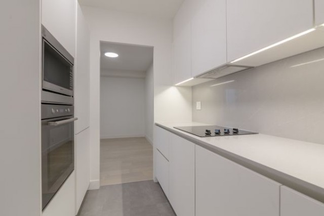 Cote-des-Neiges Apartment 2 b. $2,595/month. Apartment for rent in Cote-des-Neiges