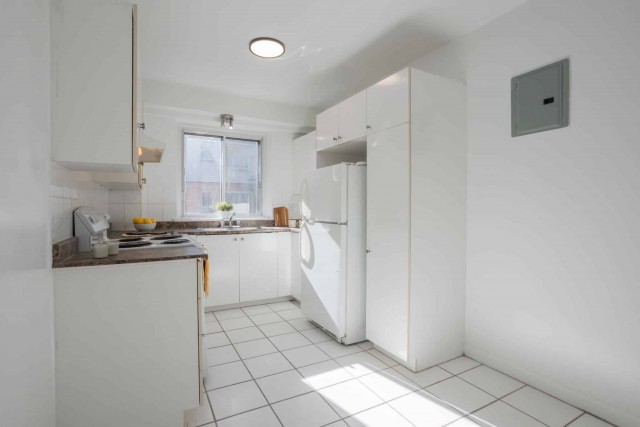 Cote-des-Neiges Apartment 3 b. $2,395/month. Apartment for rent in Cote-des-Neiges