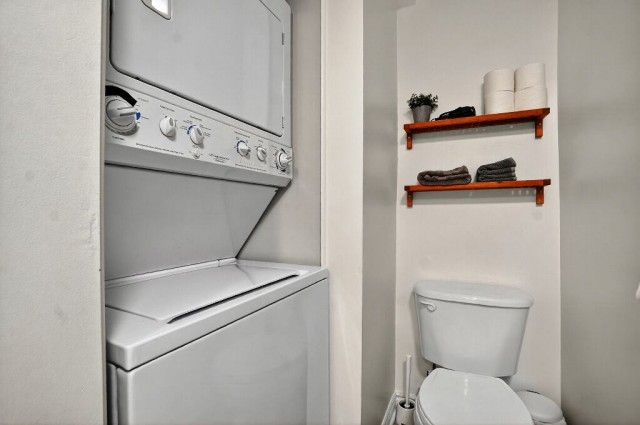Downtown - Montreal  1 b. $78/day. Apartment for rent in Downtown - Montreal