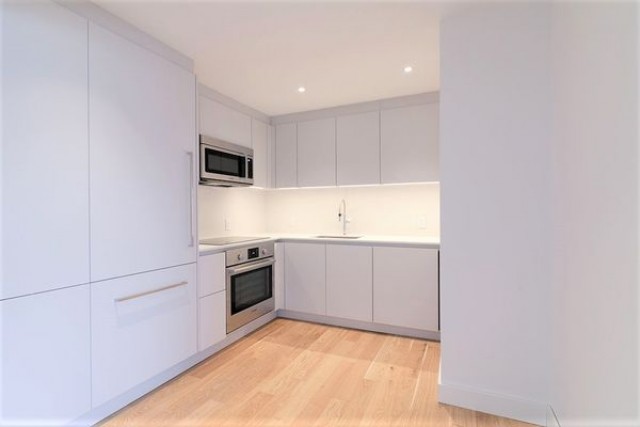 Cote-des-Neiges Apartment 3 b. $3,495/month. Apartment for rent in Cote-des-Neiges