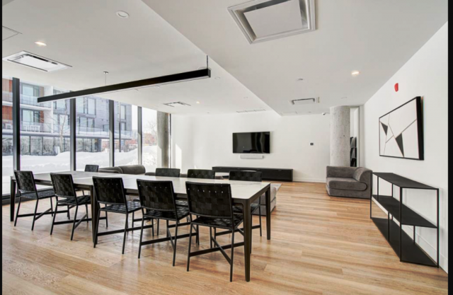 Ville-Saint-Laurent  1 b. $100/day. Apartment for rent in Ville-Saint-Laurent