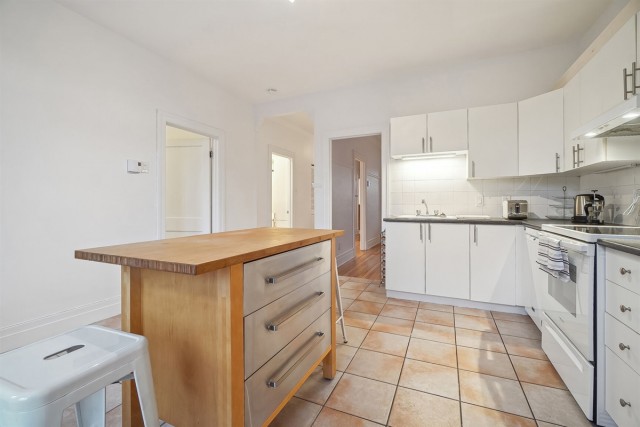 Villeray  2 b. $82/day. Apartment for rent in Villeray