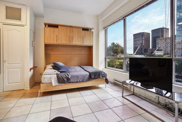 Downtown - Montreal  1 b. $62/day. Apartment for rent in Downtown - Montreal