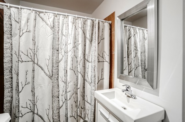 Plateau Mont-Royal  1 b. $53/day. Apartment for rent in Plateau Mont-Royal