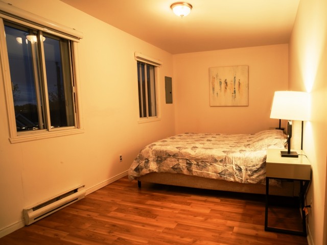  4 1/2 Ste-Rose 84 $/jour. Appartement à louer Ste-Rose