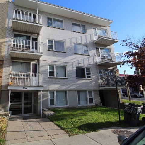 Cote-des-Neiges Apartment 2 b. $1,495/month. Apartment for rent in Cote-des-Neiges