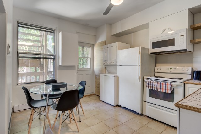  5 1/2 Quartier latin et centre-sud 100 $/jour. Appartement à louer Quartier latin et centre-sud
