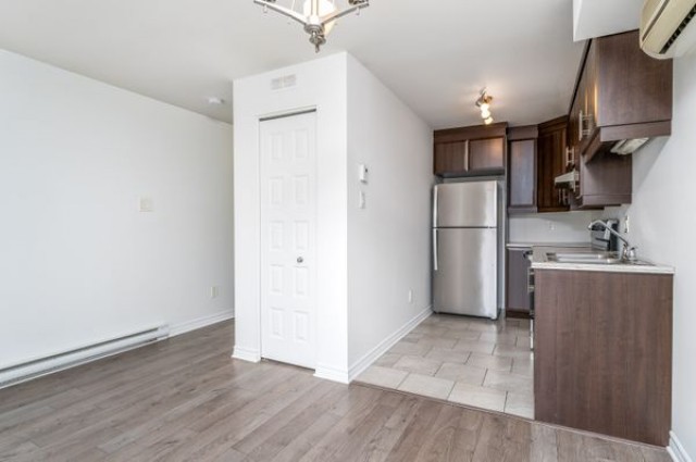 Appartement 2 1/2  1 350 $/mois. Appartement à louer 