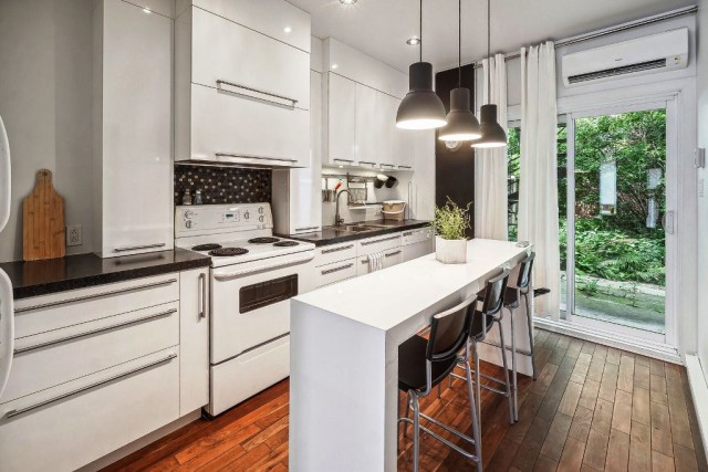  2 1/2 Quartier latin et centre-sud 67 $/jour. Appartement à louer Quartier latin et centre-sud