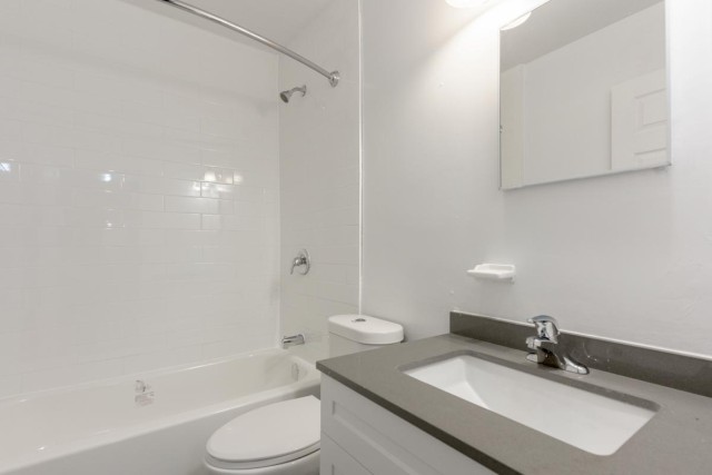 Appartement 2 1/2 London 1 520 $/mois. Appartement à louer London
