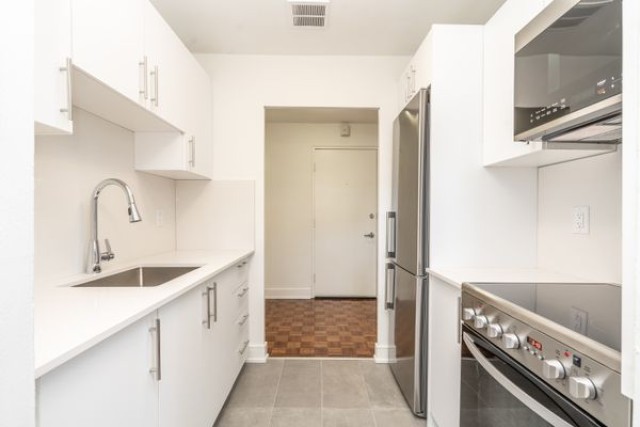 Appartement 2 1/2  1 700 $/mois. Appartement à louer 
