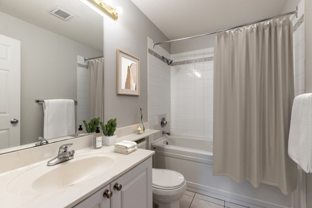 Calgary Apartment Studio $2,295/month. Apartment for rent in Calgary