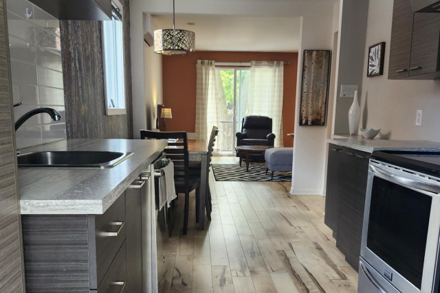  4 1/2 Brossard 80 $/jour. Appartement à louer Brossard