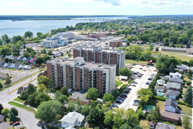 Appartement 4 1/2 Kingston 2 195 $/mois. Appartement à louer Kingston