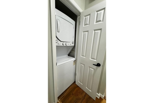 Mississauga Plex 3 b. $2,800/month. Apartment for rent in Mississauga