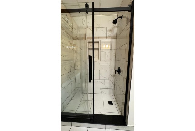 Mississauga Plex 3 b. $2,800/month. Apartment for rent in Mississauga