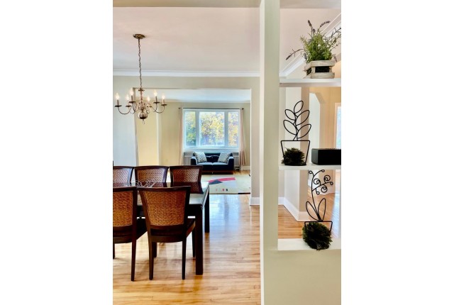 Cote-des-Neiges Plex 4+ b. $2,850/month. Apartment for rent in Cote-des-Neiges