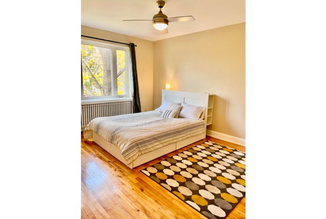 Cote-des-Neiges Plex 4+ b. $2,850/month. Apartment for rent in Cote-des-Neiges