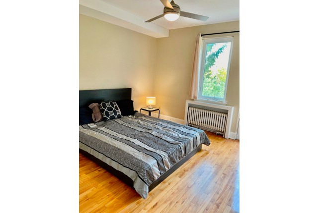 Cote-des-Neiges Plex 4+ b. $2,850/month. Apartment for rent in Cote-des-Neiges