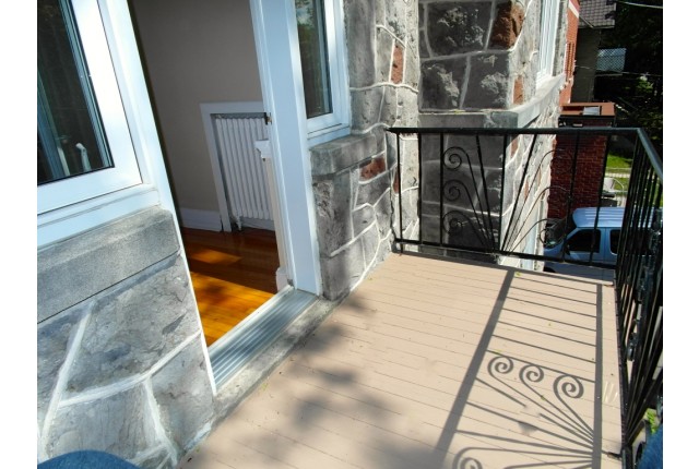 Cote-des-Neiges Plex 4+ b. $2,850/month. Apartment for rent in Cote-des-Neiges