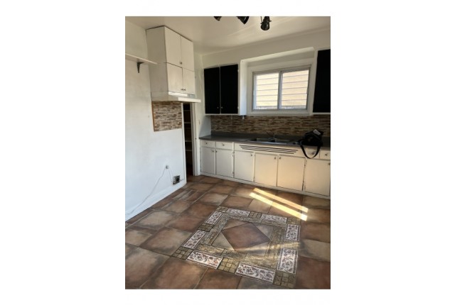 Villeray Plex 4+ b. $2,200/month. Apartment for rent in Villeray
