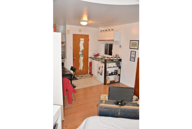 Plateau Mont-Royal House Studio $875/month. Apartment for rent in Plateau Mont-Royal