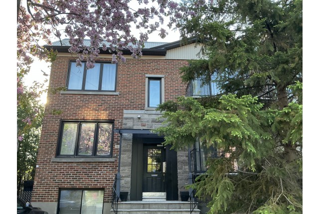 Cote-des-Neiges Plex Single rm $1,200/month. Apartment for rent in Cote-des-Neiges