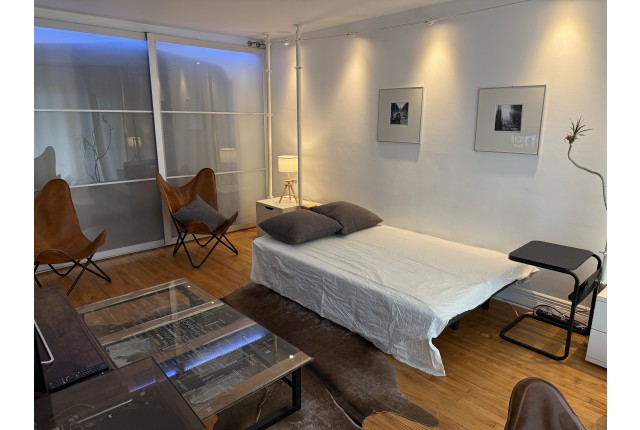 Cote-des-Neiges Plex Single rm $1,200/month. Apartment for rent in Cote-des-Neiges