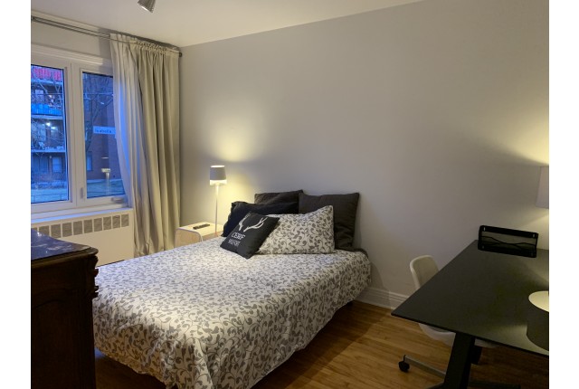 Cote-des-Neiges Plex Single rm $1,200/month. Apartment for rent in Cote-des-Neiges
