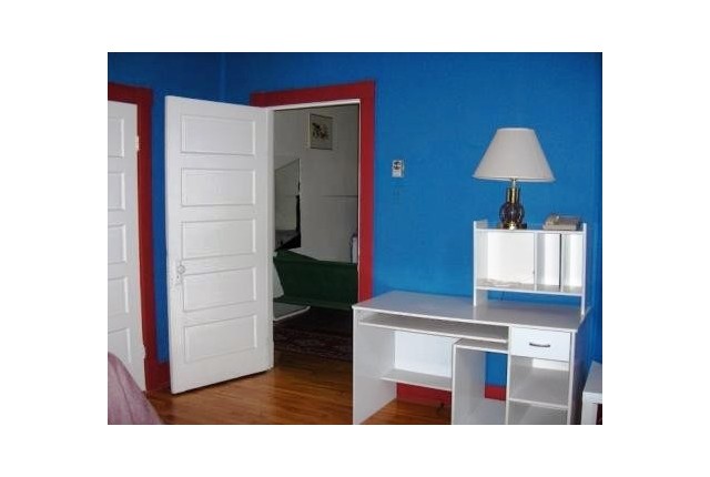 Notre-Dame-de-Grace Plex 4+ b. $800/month. Apartment for rent in Notre-Dame-de-Grace