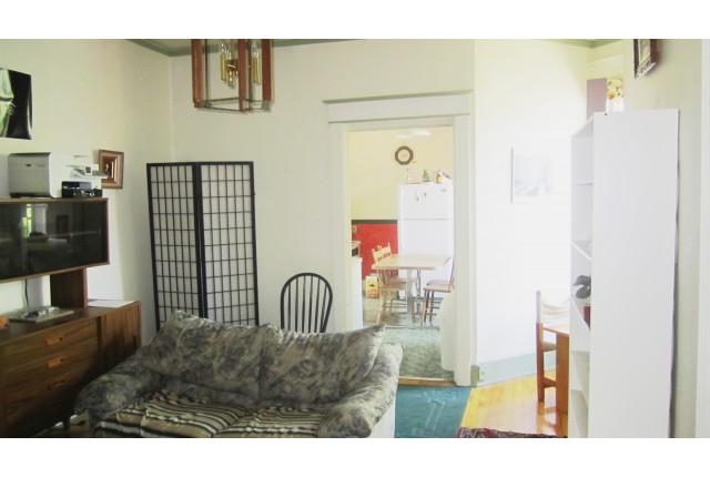 Notre-Dame-de-Grace Plex 4+ b. $800/month. Apartment for rent in Notre-Dame-de-Grace