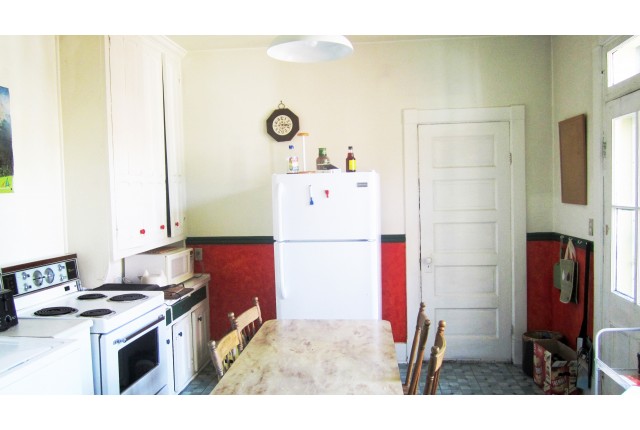 Notre-Dame-de-Grace Plex 4+ b. $800/month. Apartment for rent in Notre-Dame-de-Grace