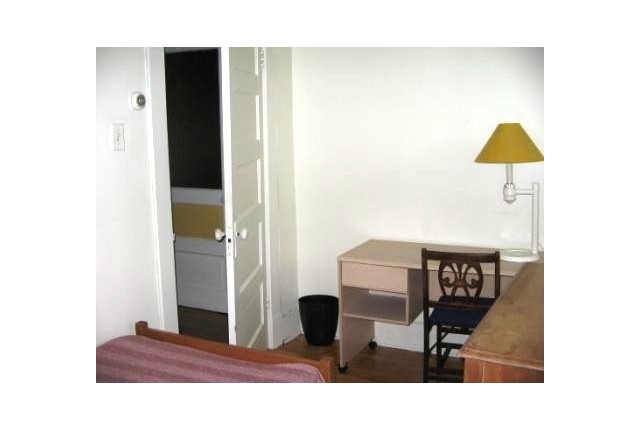 Notre-Dame-de-Grace Plex 4+ b. $800/month. Apartment for rent in Notre-Dame-de-Grace