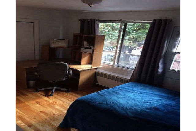 Cote-des-Neiges Apartment 2 b. $1,395/month. Apartment for rent in Cote-des-Neiges