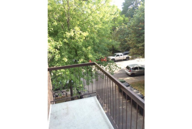 Cote-des-Neiges Apartment 2 b. $1,395/month. Apartment for rent in Cote-des-Neiges