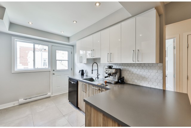 Mercier and Nouveau-Rosemont Plex 2 b. $1,995/month. Apartment for rent in Mercier and Nouveau-Rosemont