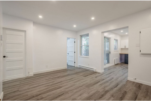 Villeray Plex 3 b. $1,900/month. Apartment for rent in Villeray