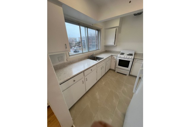 Dorval Apartment 2 b. $1,550/month. Apartment for rent in Dorval