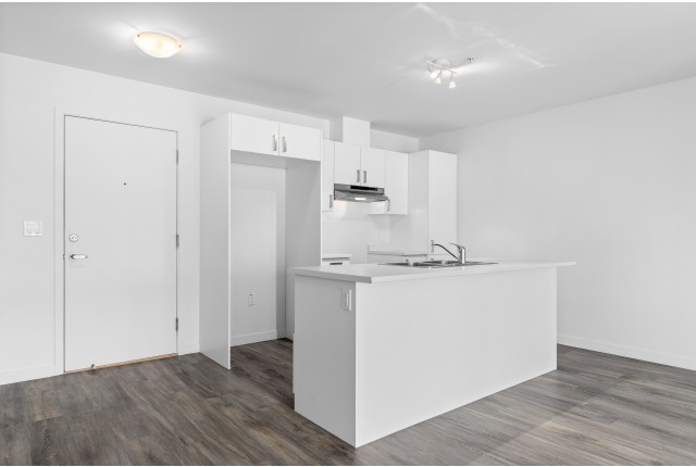 Chateauguay Condo 2 b. $1,975/month. Apartment for rent in Chateauguay