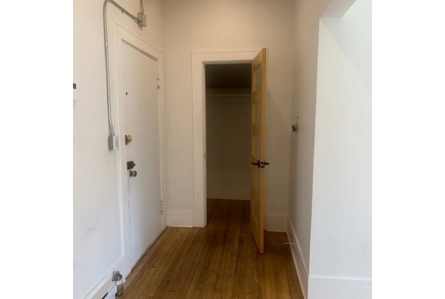 Notre-Dame-de-Grace Condo 1-2 b. $1,600/month. Apartment for rent in Notre-Dame-de-Grace